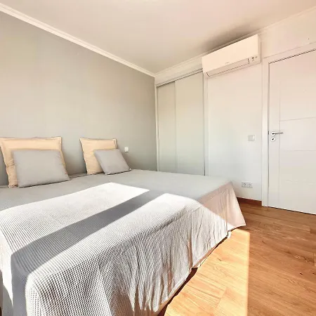 Holiday Apartment Albufeira Apartamento *